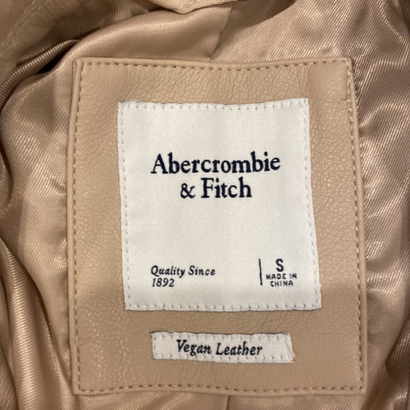 Vegan Leather Cropped Blazer - Picture 3 of 5